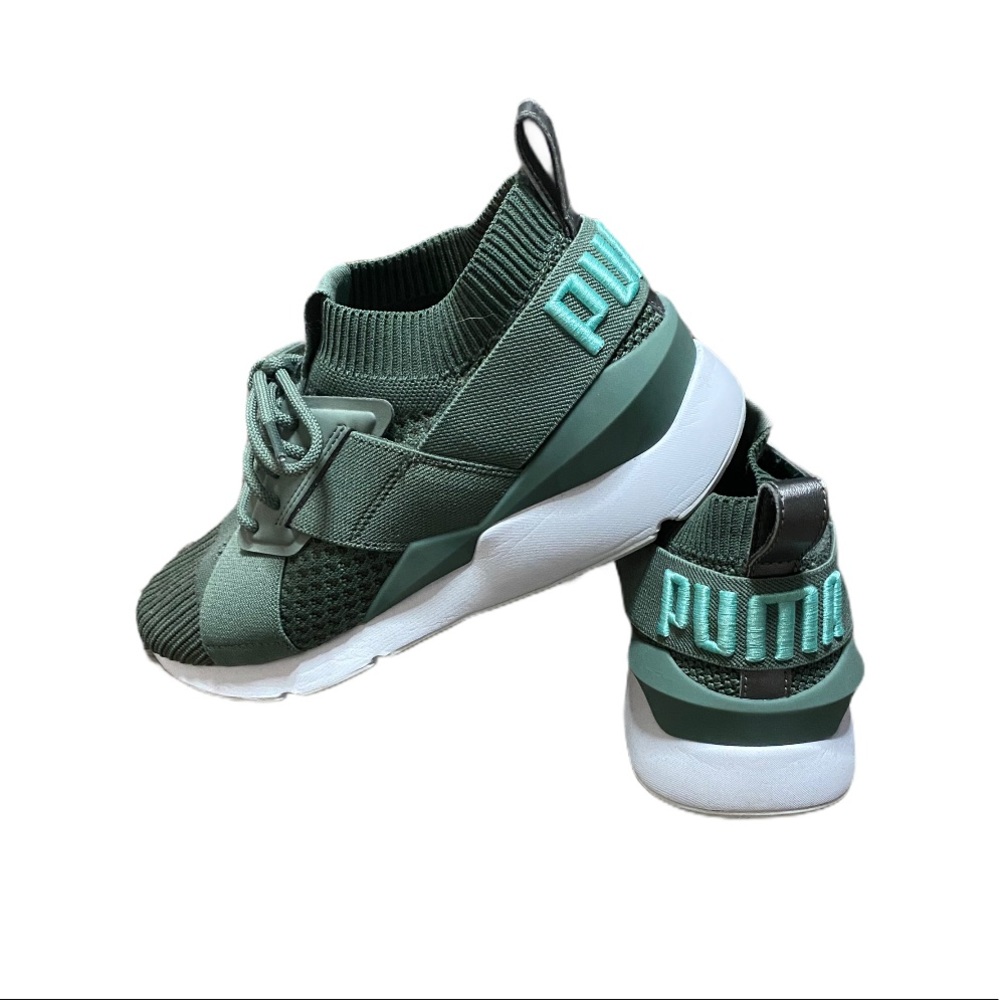 Puma sneakers
